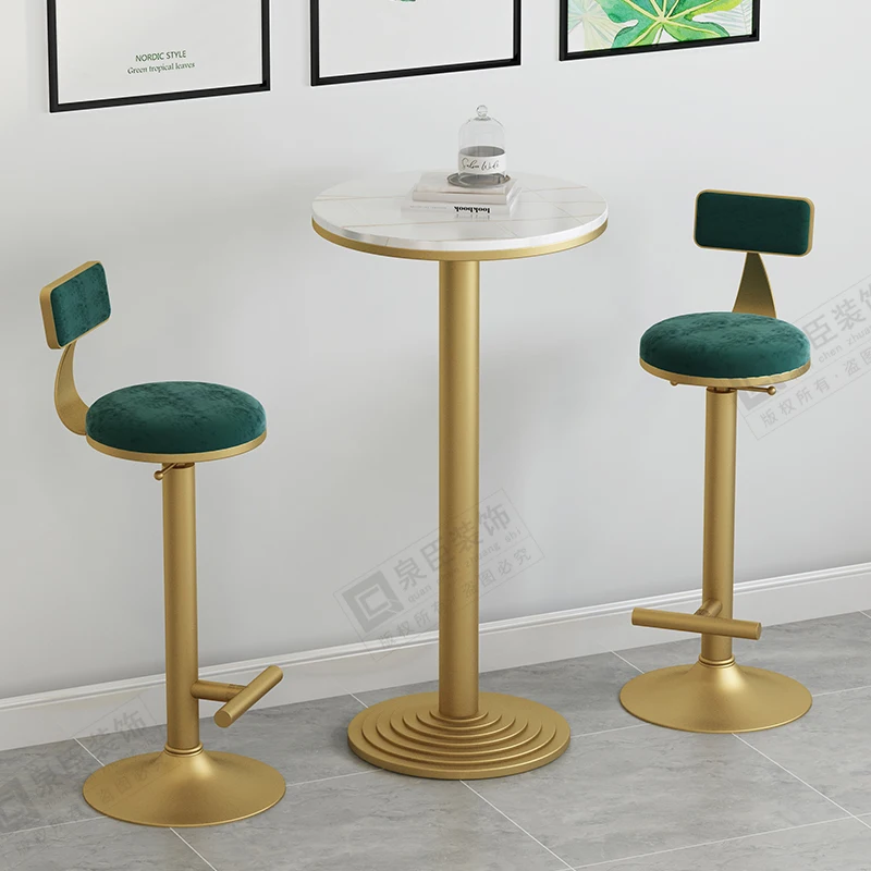 Рисунок 3 - Минималистичный роскошный барный стул