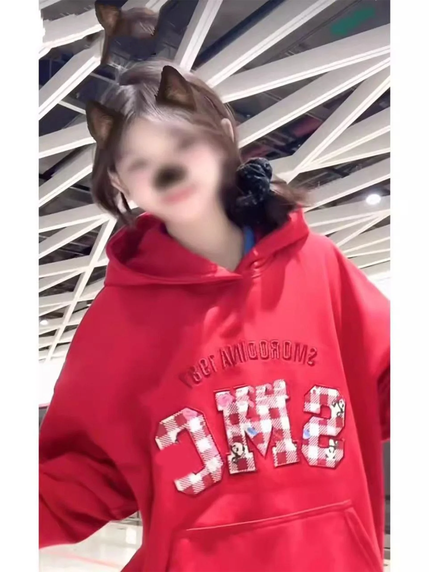 

Ретро-худи в американском стиле с красными вставками и принтом-надписью, женская зимняя свободная толстовка для студентов, белая, бренд Teana Snow, полиэстер