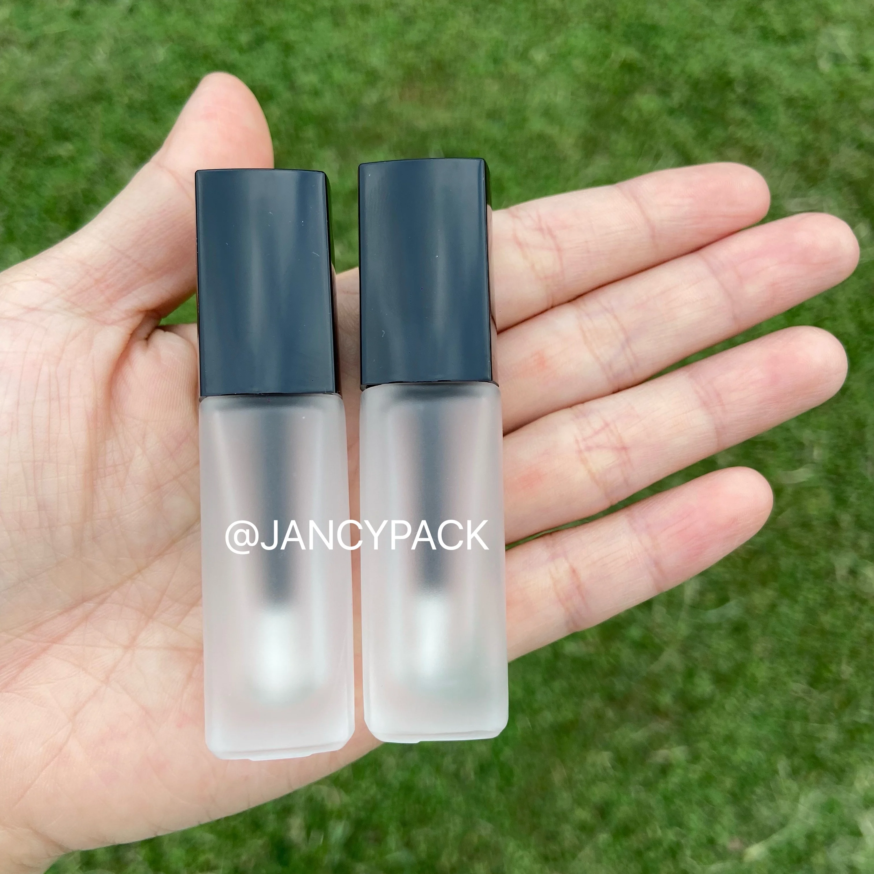 

Square Empty Lip Gloss Tube Mini Frosted Lipgloss Packaging Lip Balm Bottle Beauty Makeup Tool Mini Refillable Bottles Lipgloss