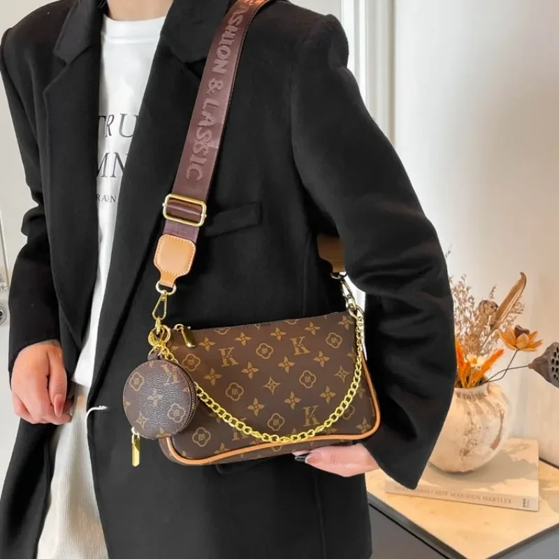 Luxury Signature Tote Designer Diaper Bag Women Large Capacity Elegant Leather Crossbody Handbag For A Distinctive Look