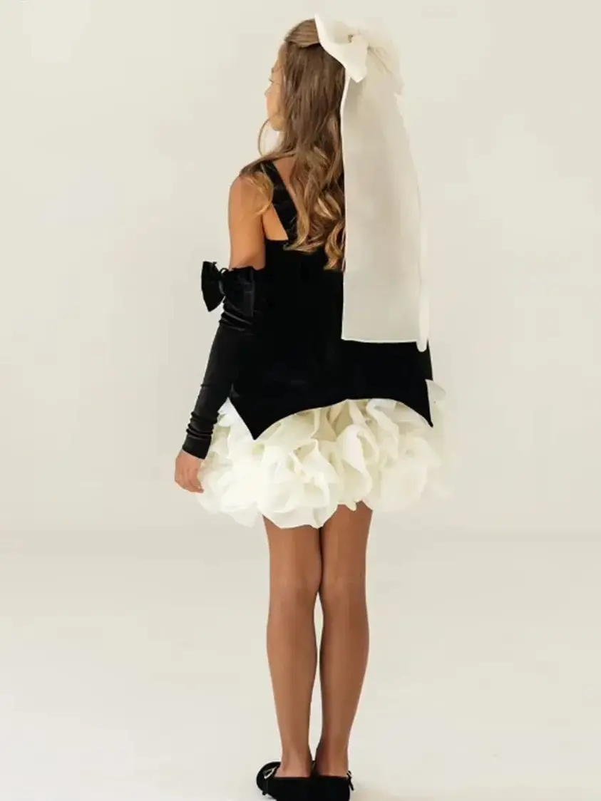 Abiti da ragazza di fiore neri Abito da ballo senza maniche con scollo alto o Guaina Abito da festa di compleanno Abito adorabile personalizzato