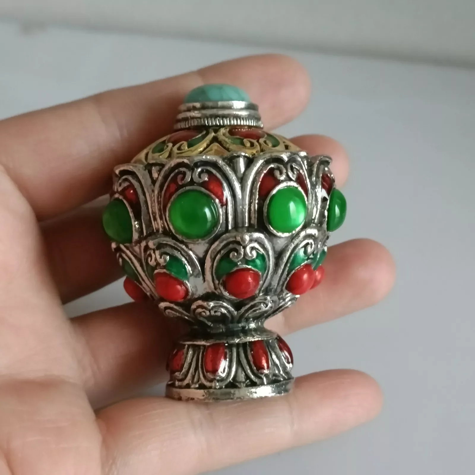 Exquisite Chinese Handmade Copper and Cloisonné Snuff Bottles