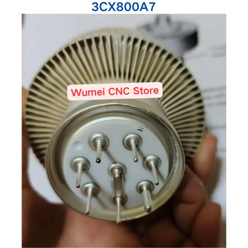 

Совершенно новая, неиспользованная электронная лампа усилителя 3CX800A7