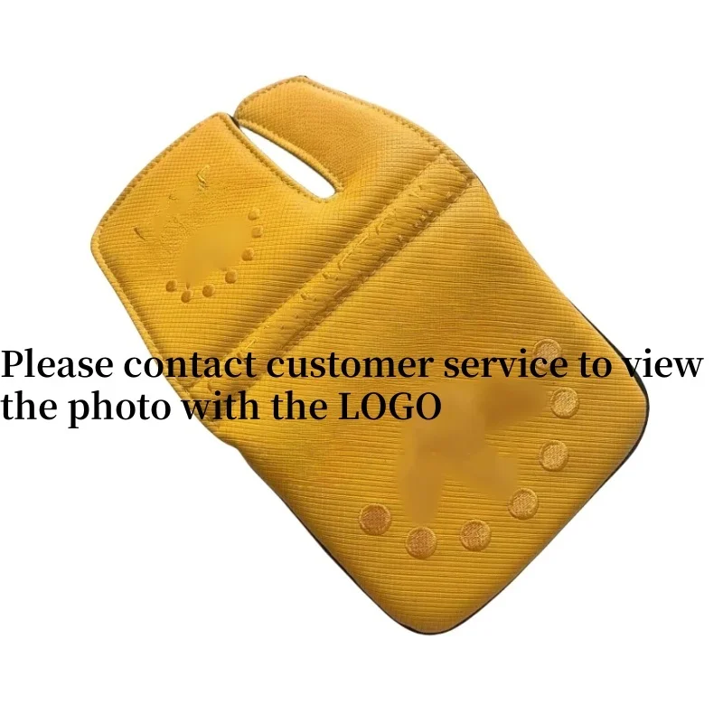 

The right-hand square and semi-circular putter side rods of golf club accessories, with a yellow golf putter cover