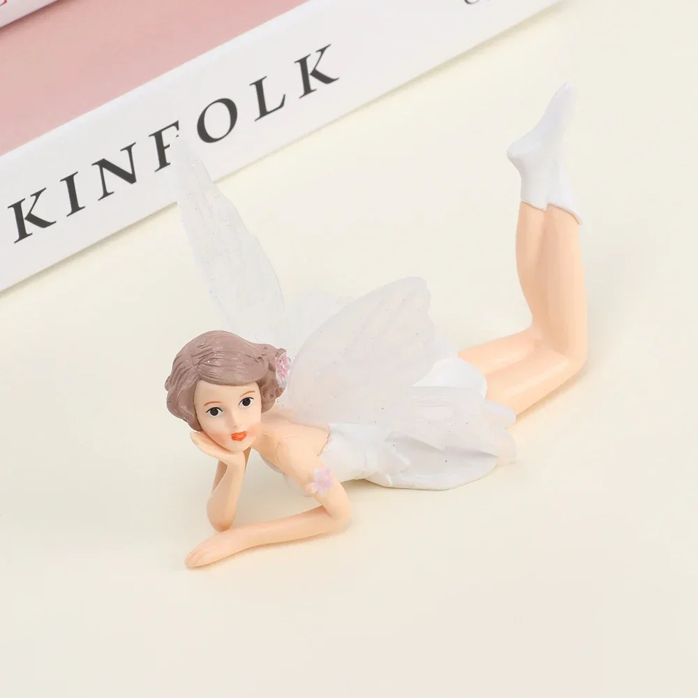 1Pc Resin Toy Figures Fairy Garden Ornaments Miniature landscape Fashion Cartoon Christmas Gifts Desk Car Cake Home Decor