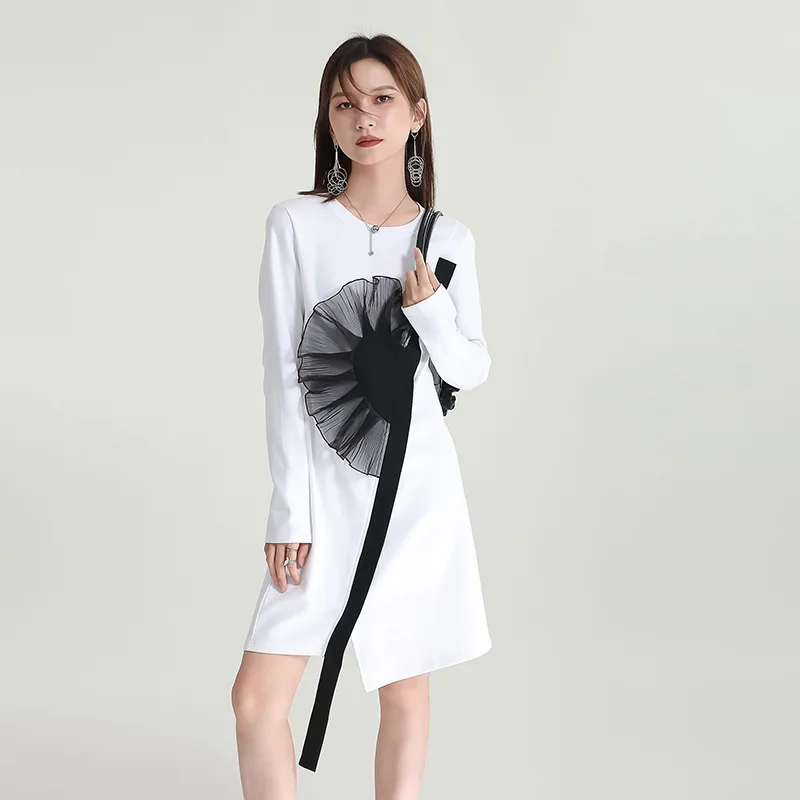 

Zhongchuang Rizhen 2024 autumn design sense big flowers irregular long-sleeved dress crewneck irregular dress