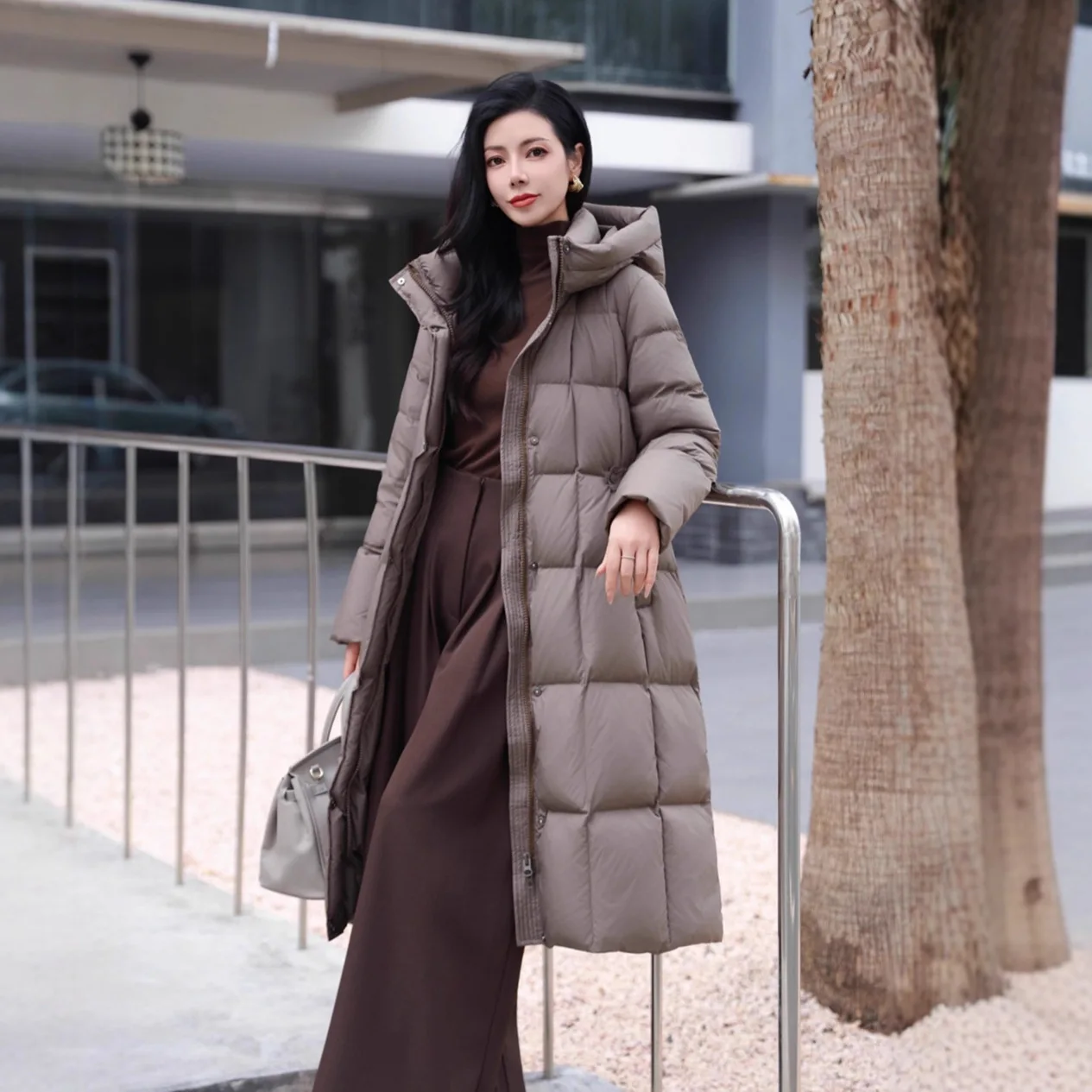 

Autumn/Winter Over Knee Length Parka New Women's Hooded White Duck Down Jacket with Belted Long Loose Fashion Trendy Coat