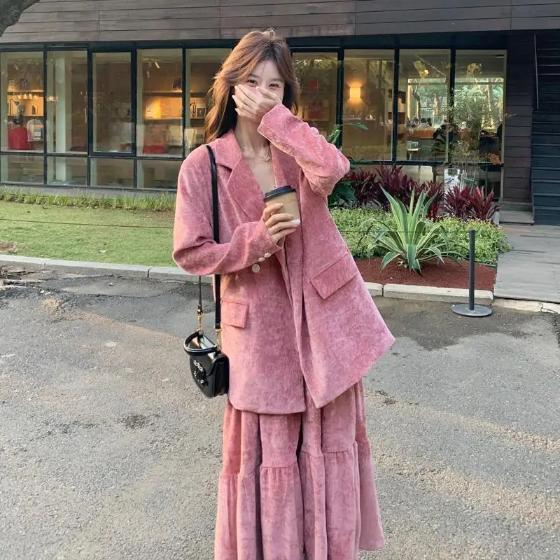Spring and Autumn New High-end Fashion Temperament Super Good-looking Age Reducing Camisole Skirt Two-piece Set