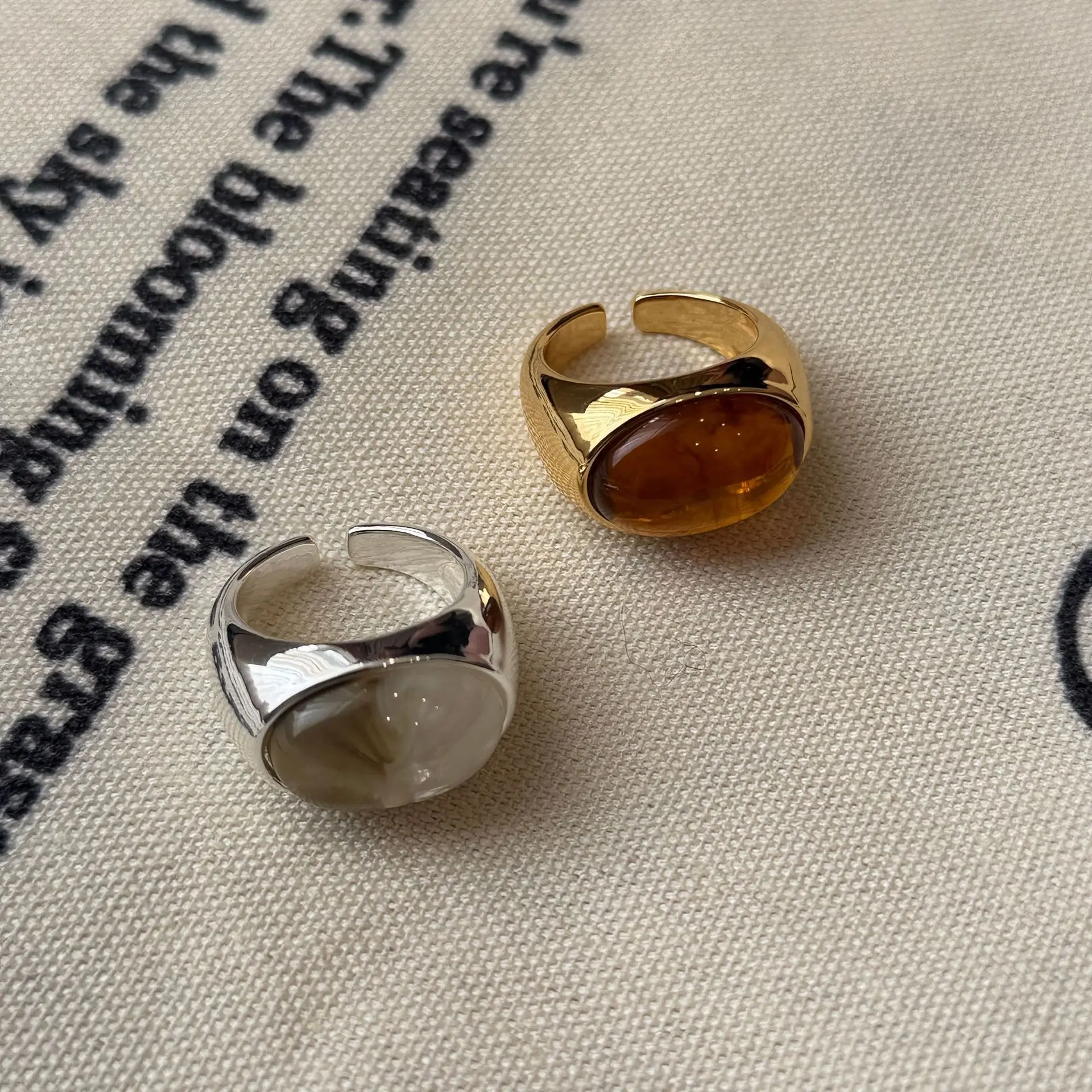 WJFH-ARTS Advanced Resin Dyeing Rugby Shape Open Ring For Women Stable Temperament Rings Party Jewelry Gift Wholesale кольцо