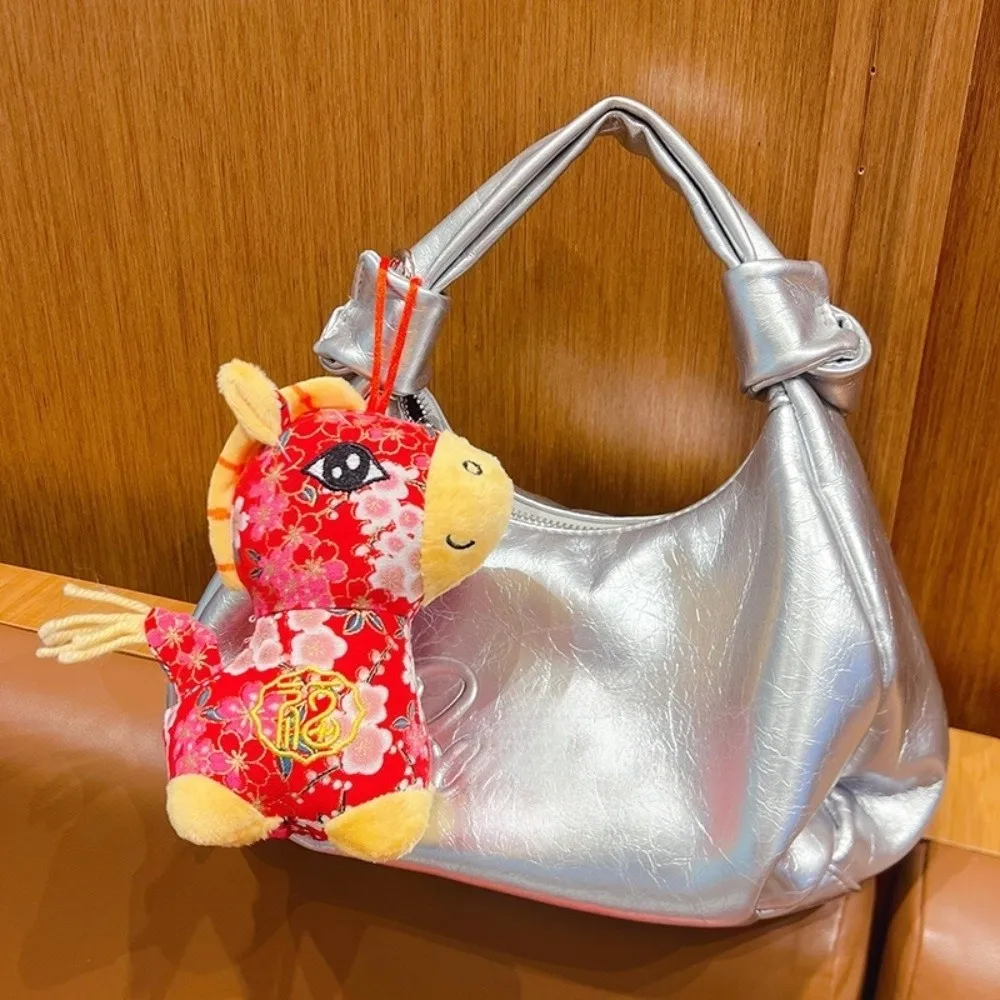 クリエイティブポニーペンダントマスコットかわいいぬいぐるみキーリング中国風ふわふわ中国の新年ギフト馬年