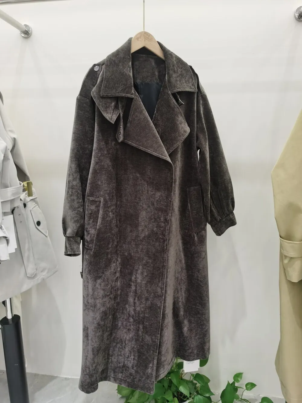 BJTZ Dames Chenille Halflange Trenchcoat Jas Casual Designer Comfortabel Elegant Minimalistische Kwaliteit Herfst Winter 2025