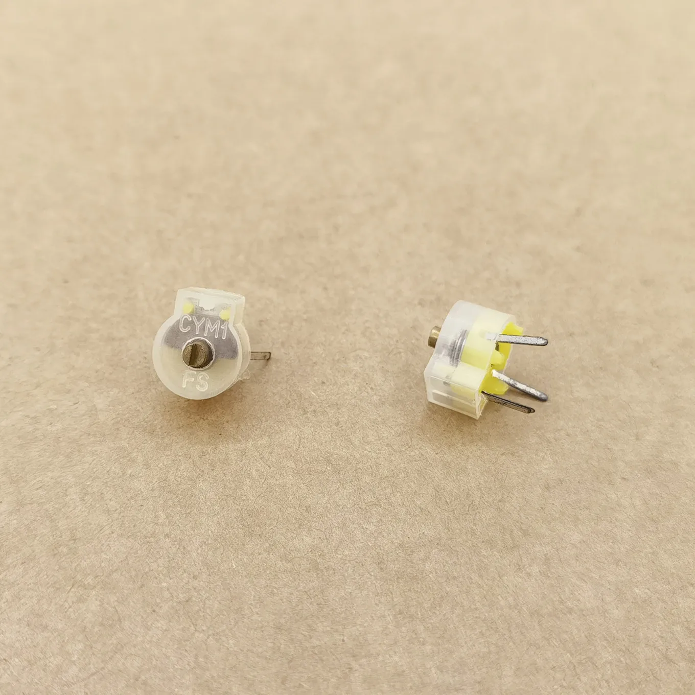 Original new 100% CYM1 thin film fine tuning capacitor variable capacitor 3~18pf tunable capacitor film dielectric capacitor