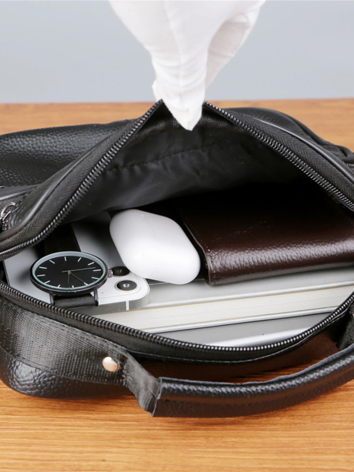 Leather Shoulder Bag Men's Business Casual Crossbody Bag Vertical Style Middle-Aged Handbag New Fashion Handheld Bag