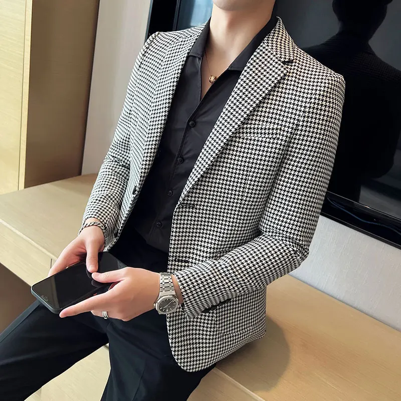 British Style Men\'s Fashionable Single Breasted Suit Jacket Blazer Casual Checkered Tailcoat Suit Men\'s Business Slim Fit Jacket