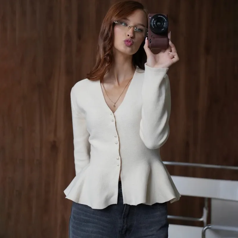 

Tuularose Women's Ruffled Cardigan Fashion White V-Neck Slim Autumn Winter Sweater New Streetwear Female Knit Cardigan Outwear