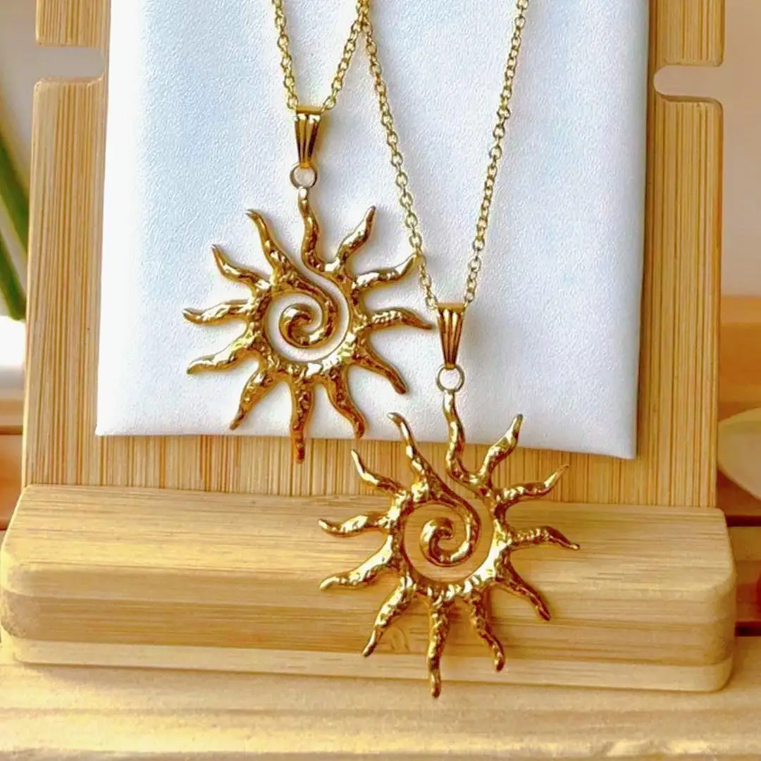 Stainless Steel Spiral Sun Pendant Necklace European and American Retro Fashion Jewelry Women Holiday Gifts