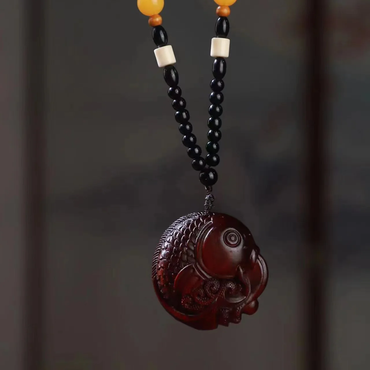 Chinese Style Small Leaf Red Sandalwood Carved Koi Fish Pendant Good Luck Blessing Wealth Attracting Wenwan Ornament Art Craft
