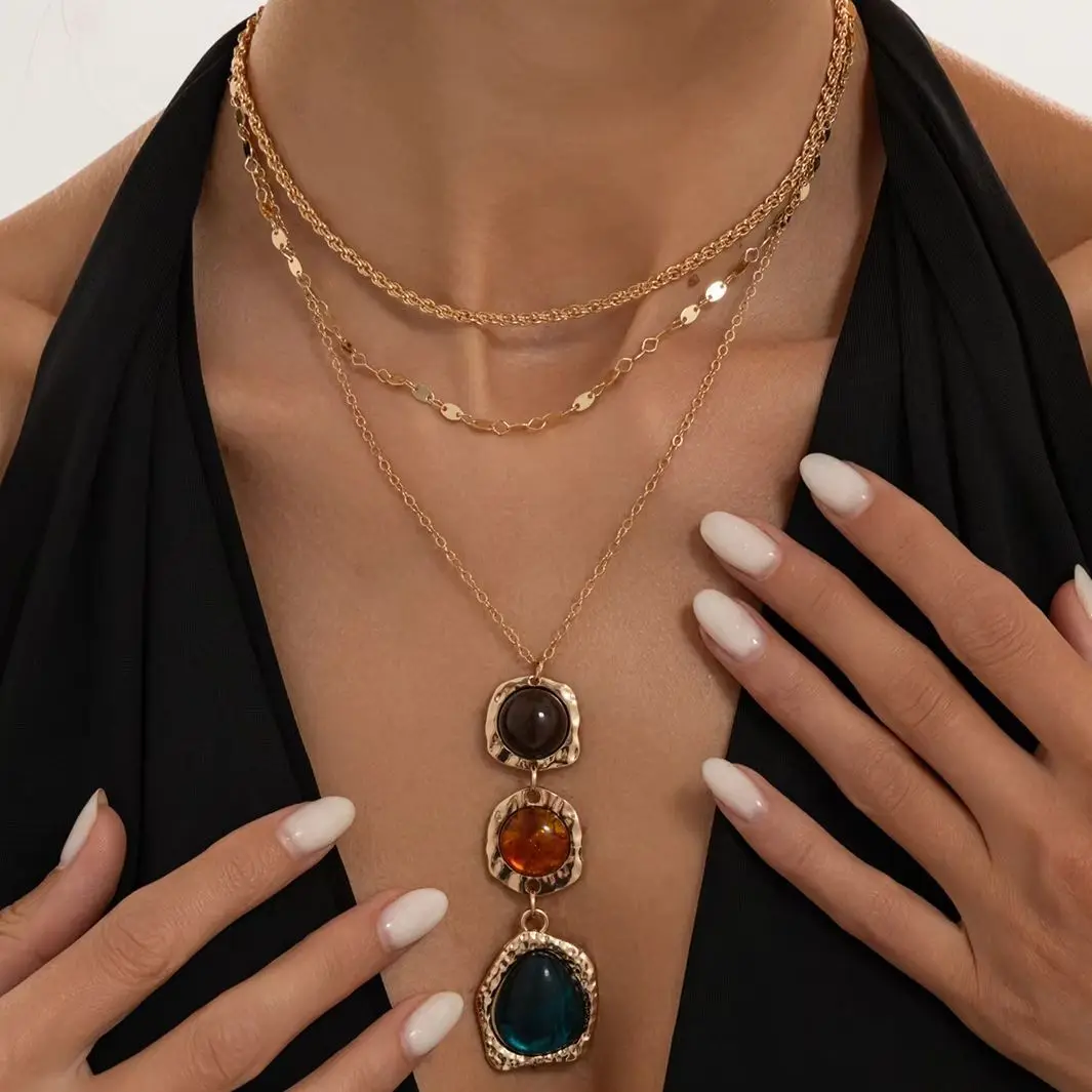 Salircon 3Pcs/Set Creative Exquisite Acrylic Resin Pendant Necklace Women Retro Gold Color Stackable Neck Accessories Jewelry