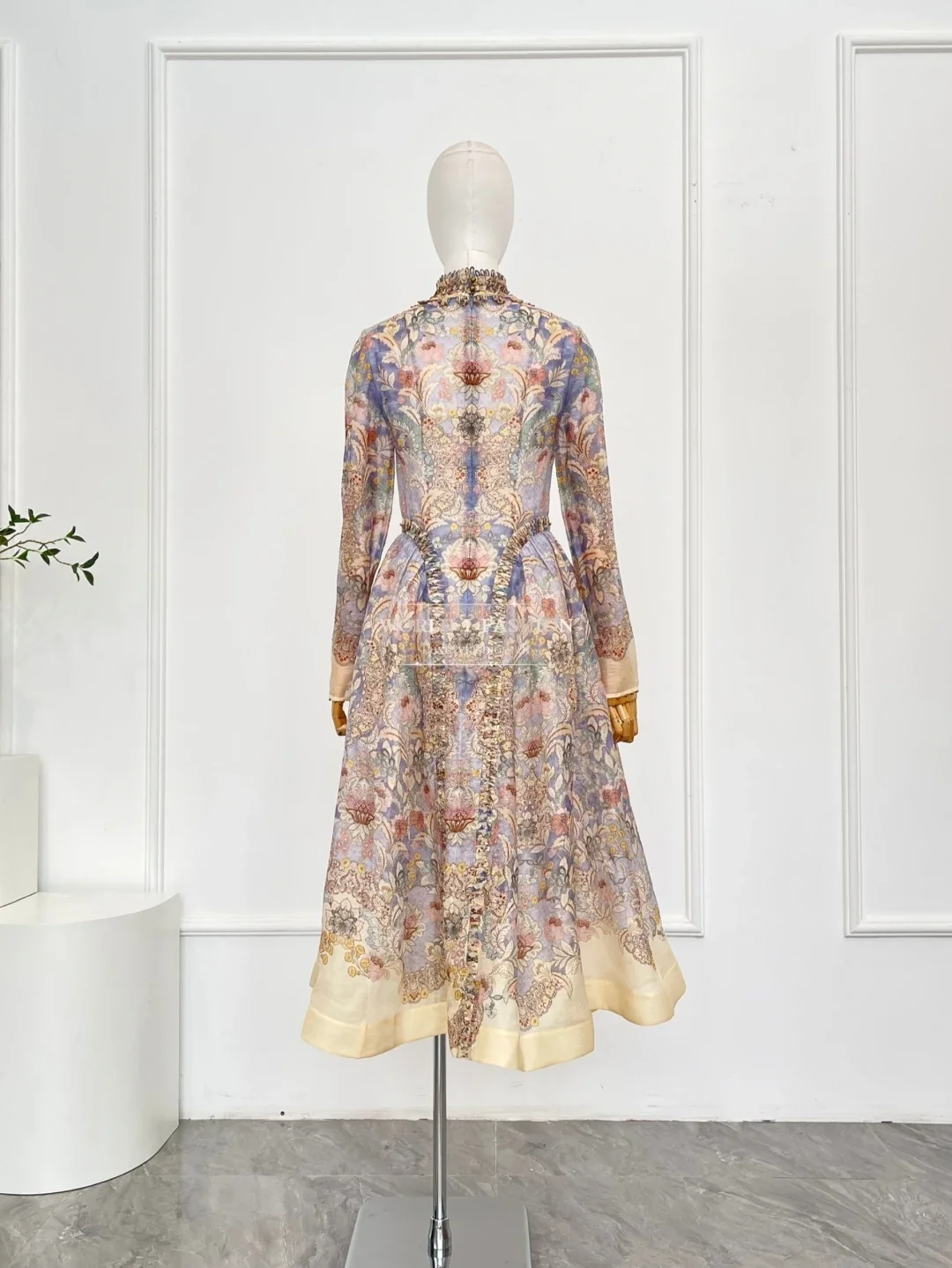 Vestido midi con cuentas y cuello levantado de manga larga con estampado floral violeta elegante de otoño e invierno para mujer