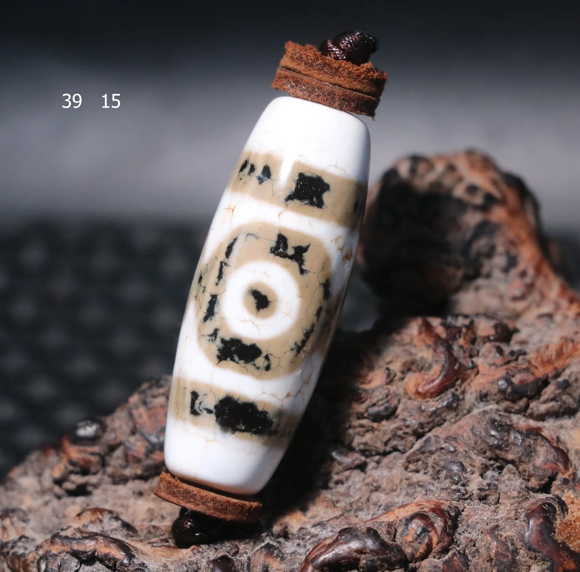 Magic Tibetan Old Agate Gray White Tiger Tooth 3 Eyed dZi Bead Pendant Amulet $$  Timestown  AA