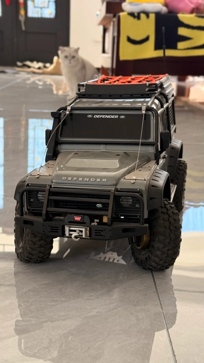 82256-4 Retro Off-Road RC Climbing Car 4WD LED Lighting System 2.4GHz  Electric Remote Control Truck