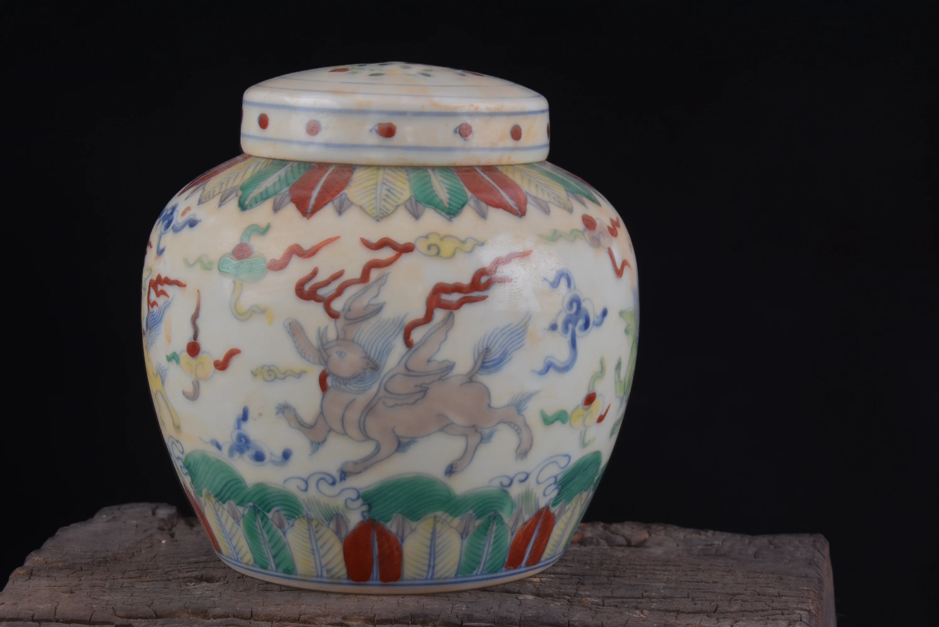 Rare Old Chinese MingDynasty Porcelain jar,Tian Zi,Seahorse, best Home Decorationsm Free shipping