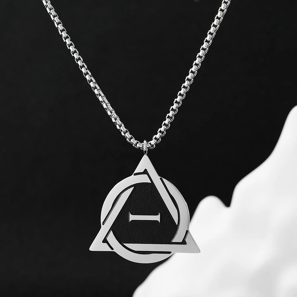Triangle Stainless Steel Pendant Necklace For Men Women Luxury Hip Hop Necklaces Fashion Simple Retro Accessories Jewelry