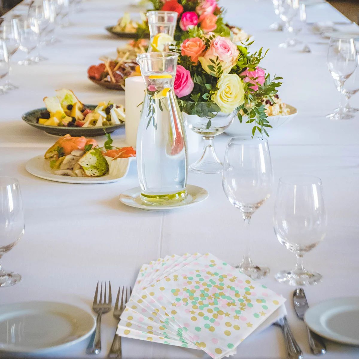 

20Pcs Gold Foil Printed Napkins Vibrant Dots Stars Design Highly Absorbent Disposable Dinner Tissue for Wedding Birthday Party