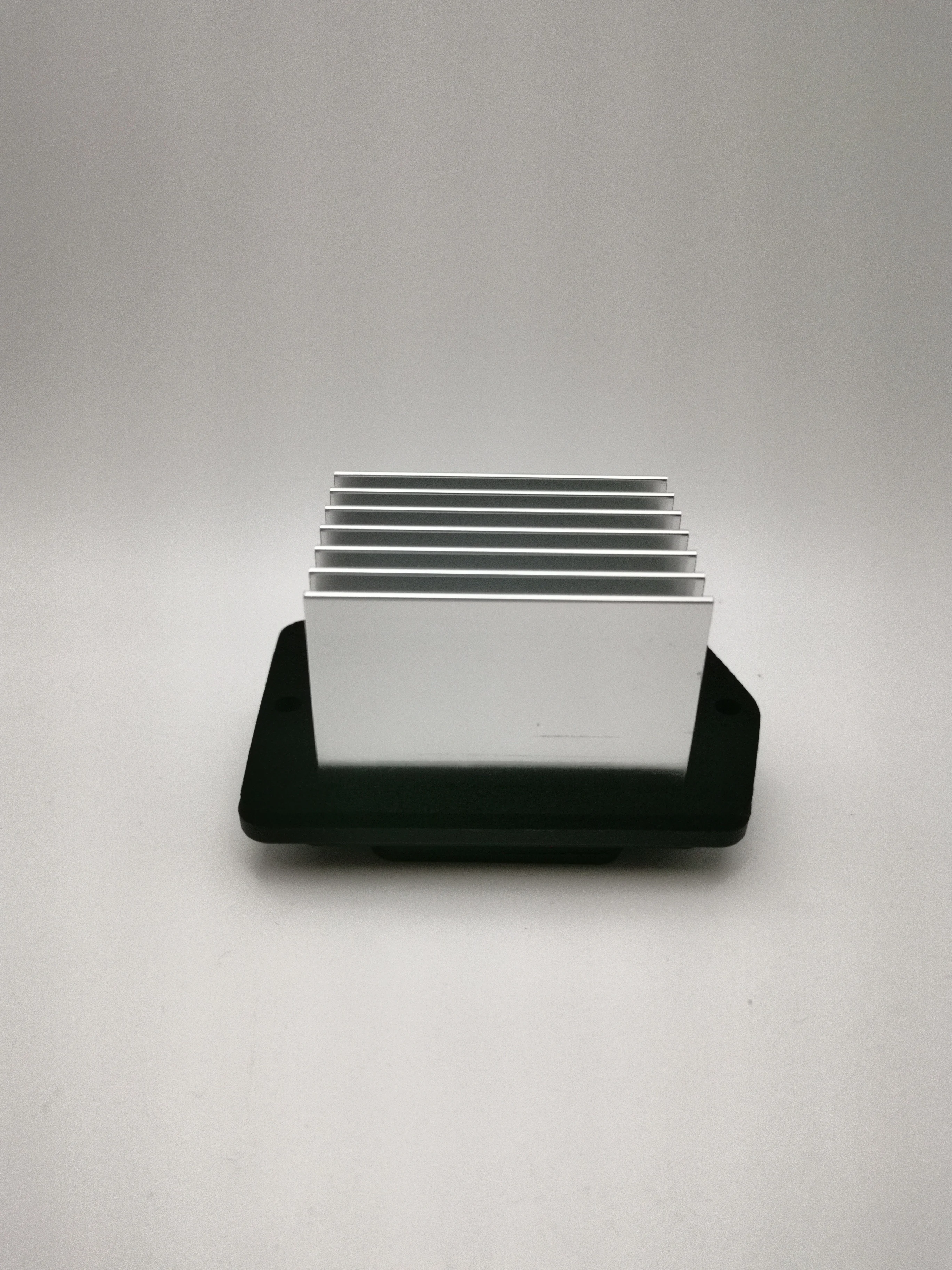 

Корпус вентилятора отопителя в сборе Lifan Solano, X60 OEM: B3745180C1