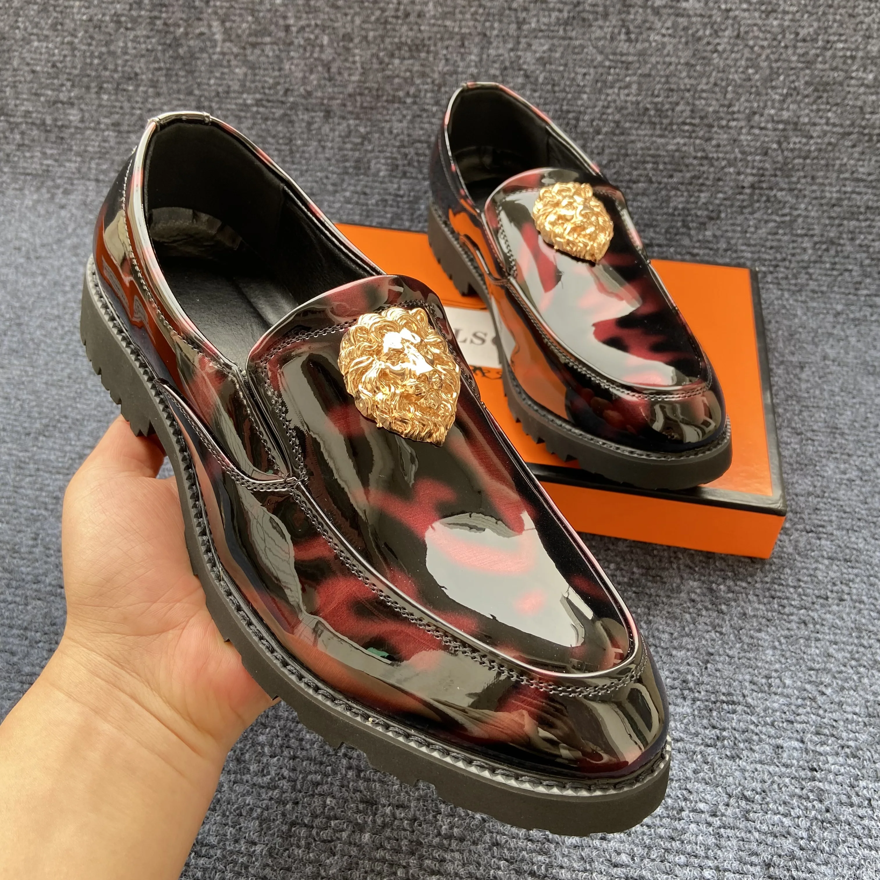 براءات الاختراع أحذية جلدية بدون كعب للرجال فستان أحذية فاخرة للرجل العلامة التجارية الرسمية أحذية رجالية حفلة موسيقية الأعمال عادية chaussure أوم