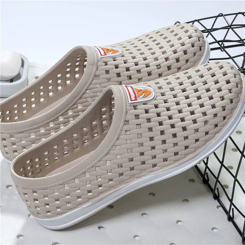 Zapatos de trabajo de verano para hombre, sandalias informales de estilo coreano, zapatos de playa transpirables antideslizantes con suela gruesa para estudiantes y viajes