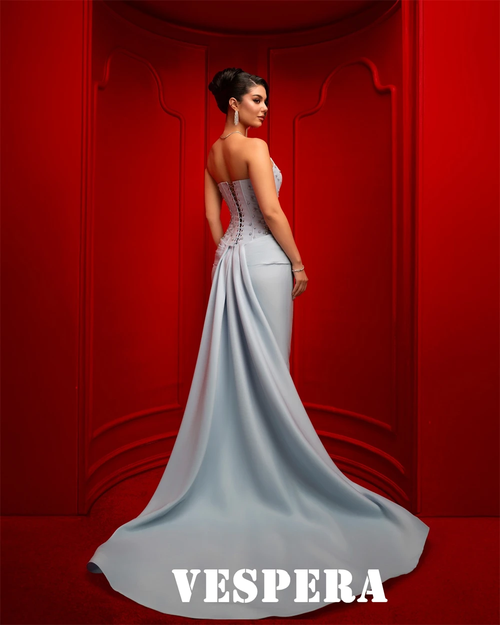 Abito da sera in raso scintillante personalizzato Squisito senza spalline senza maniche Abiti da ballo Temperamento Con lacci sul retro Vestido De Festa