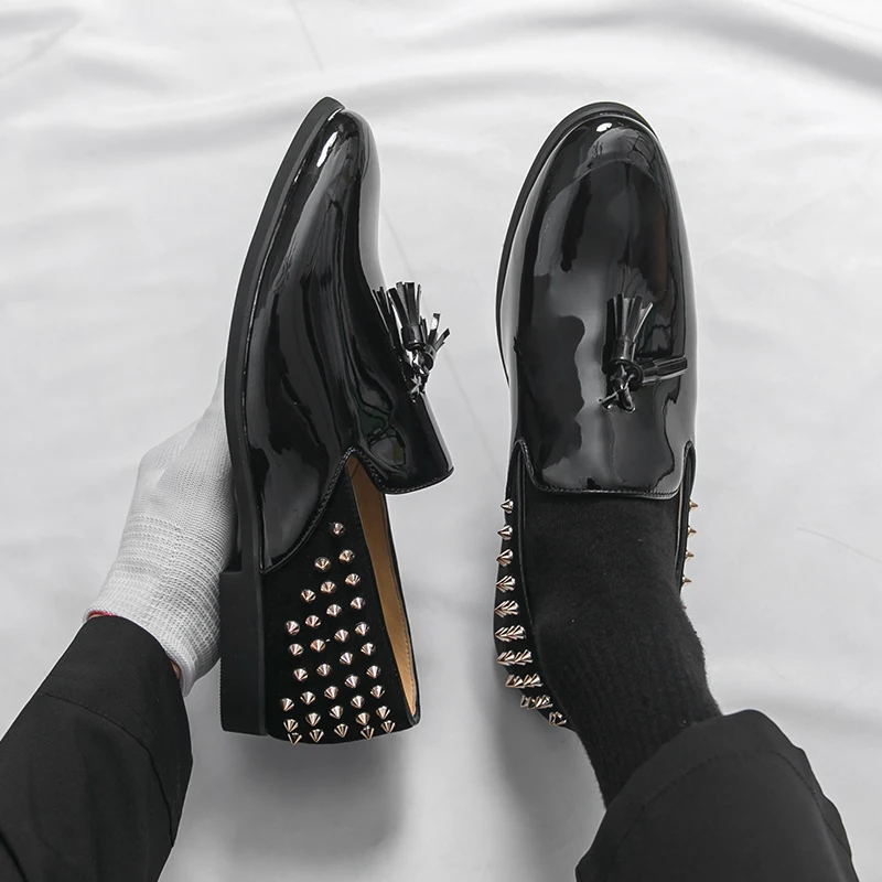

Men's patent leather shoes Casual and comfortable flat bottomed style fashion party 38-46 Black Tassel plus size Versatile