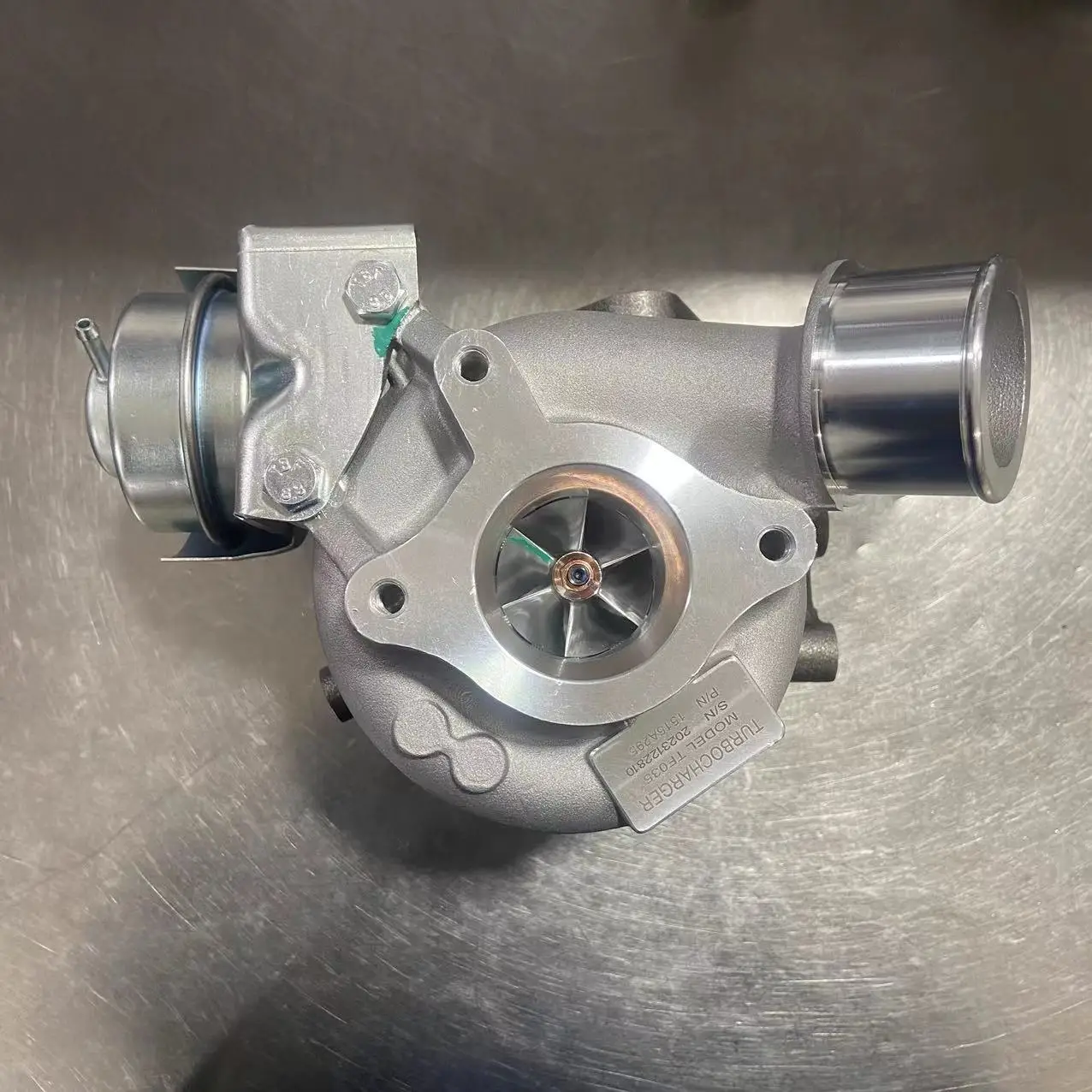 

Турбокомпрессор TF035 (полный комплект) 49335-01410 4933501410 1515A295 для Mitsubishi Motors SUV 4N15 4P00