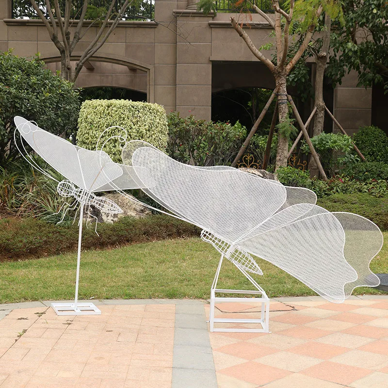 Wrought iron butterfly dragonfly ornament outdoor hollow insect sculpture large public garden landscape courtyard lawn ornament