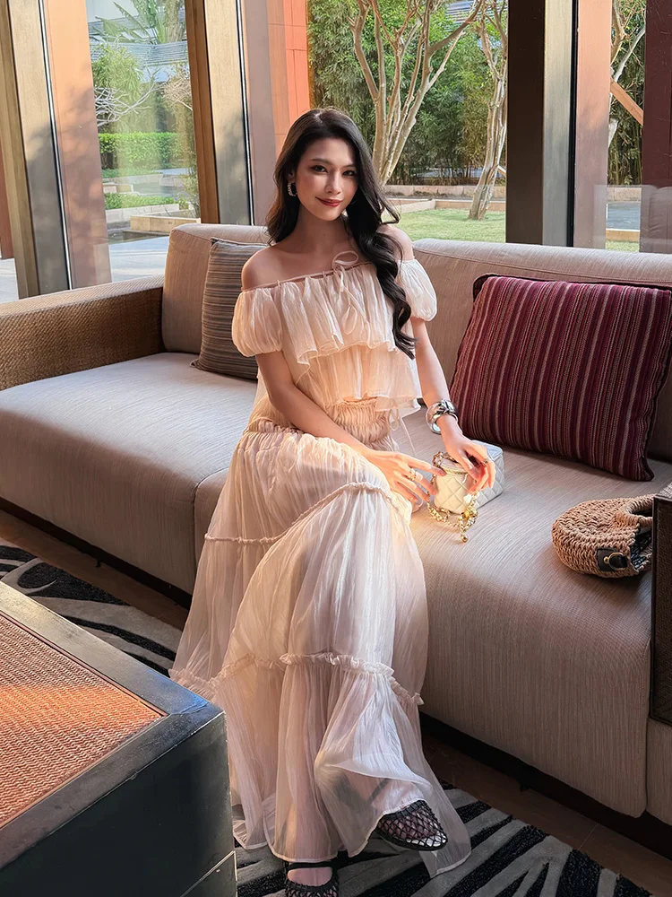 

Потрясающий летний комплект из двух предметов: красивая юбка, брюки с пышными рукавами, длинные брюки с высокой талией и завязками, дышащий полиэстер.