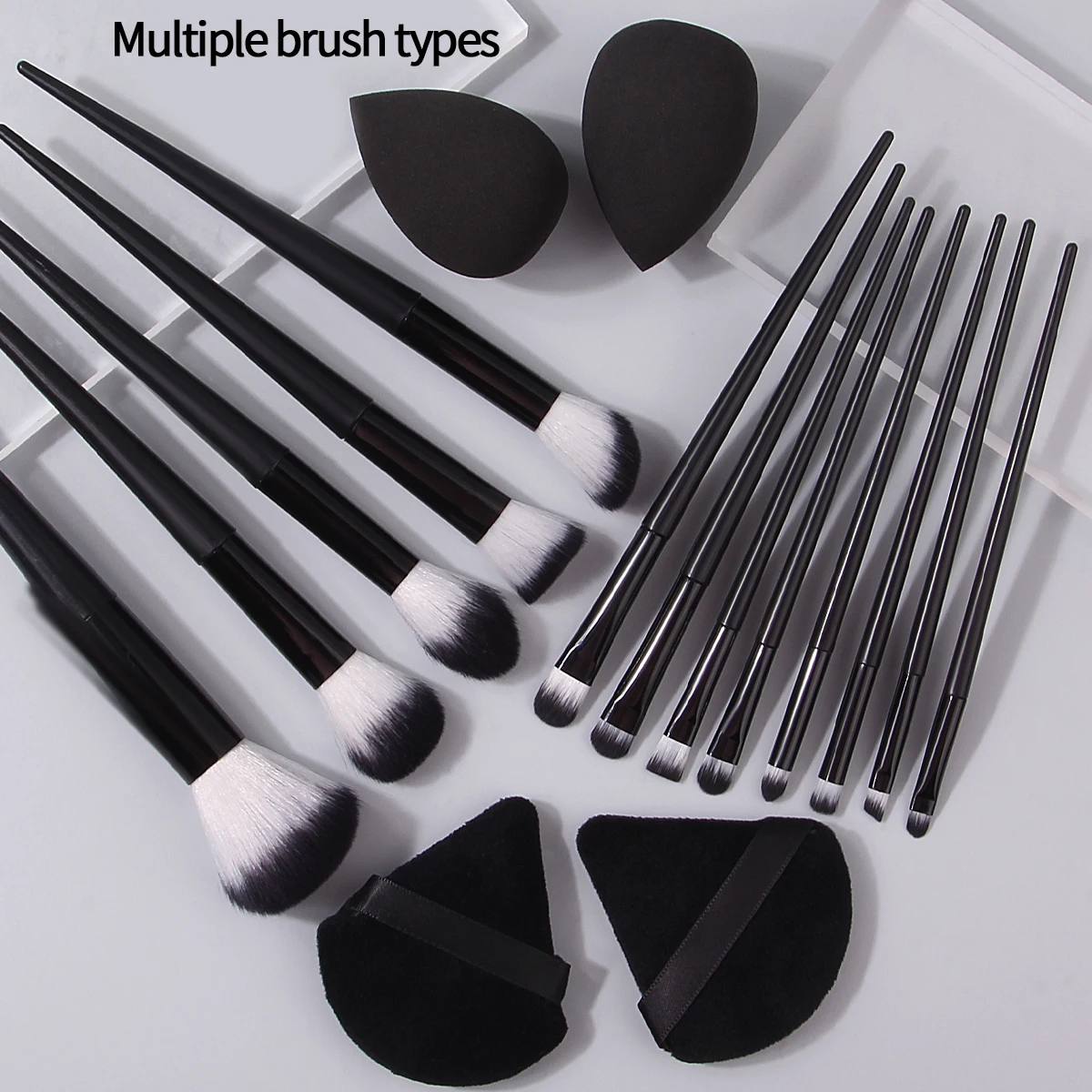 Conjunto de pincéis de maquiagem multifuncional profissional 17 peças, ovo de maquiagem macio e não pegajoso e sopro de pó triangular, ferramentas de maquiagem