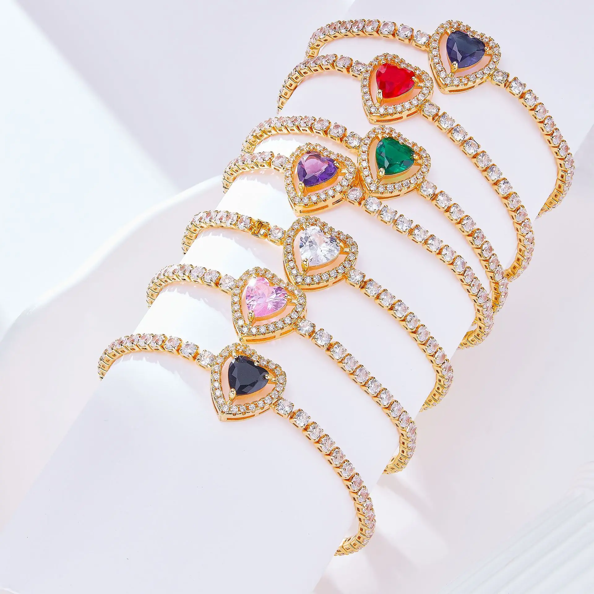 

Fashion light luxury simple bracelet colorful zircon heart-shaped bracelet stretchable bracelet female jewelry