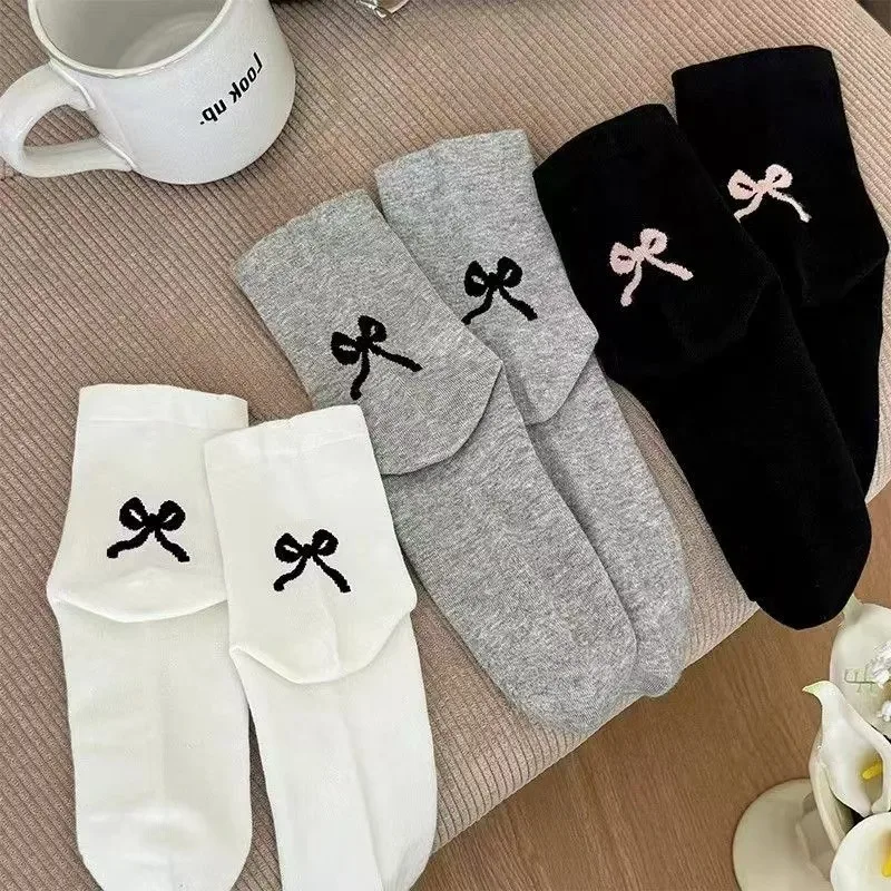 3 Pairs White Female Bow Middle Tube Socks High Student Japanese and Korean Style Slouch Socks Set for Ladies Women's Long Socks