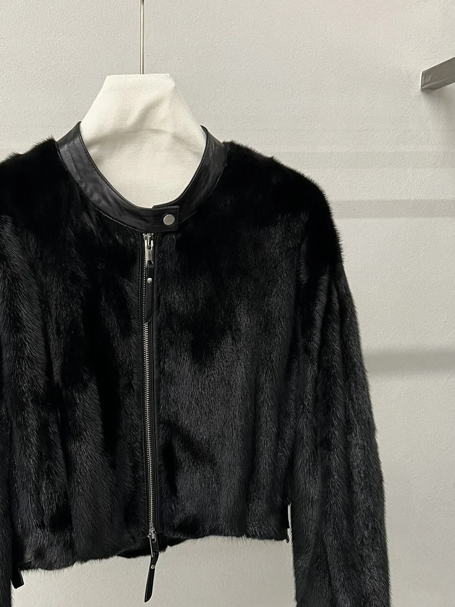 Nouveau cardigan en cachemire à col en vison pour femme. Haut décontracté et polyvalent. Manteau de vison.