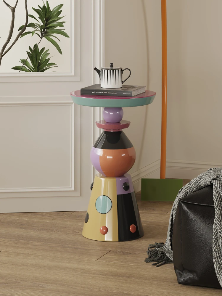 الدوبامين الحديث الطفولي الجانب غير المنتظم عدد قليل من ركن أريكة المنزل في غرفة المعيشة عدد قليل من خزانة الألوان المتحركة