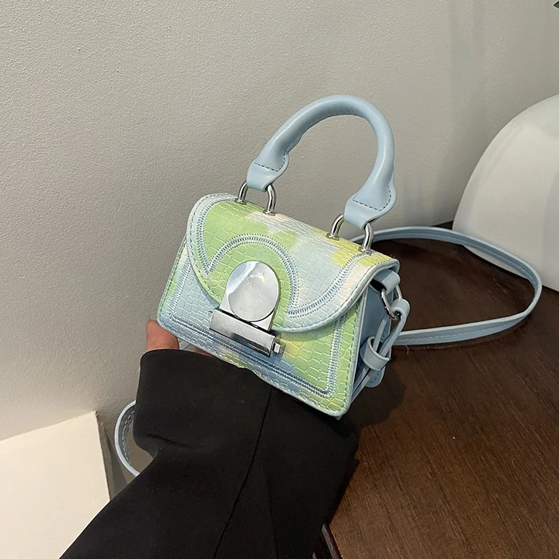 

Женская маленькая квадратная сумка 2025 года — высококачественная текстура, модная модная цепочка, повседневная портативная сумка-мессенджер