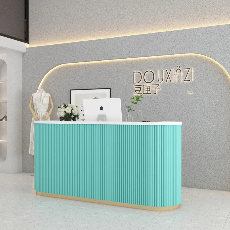Contatore di servizi commerciali moderno e semplice in materiale MDF per l'uso del salone di bellezza del boutique di abbigliamento del bar del negozio aziendale