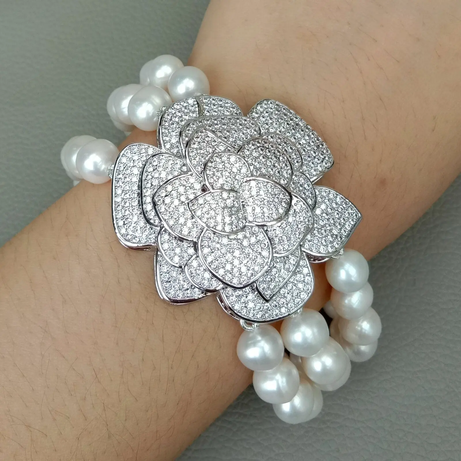 

3rows White freshwater Pearl 18k White Gold Plated Cz pave Flower Bracelet