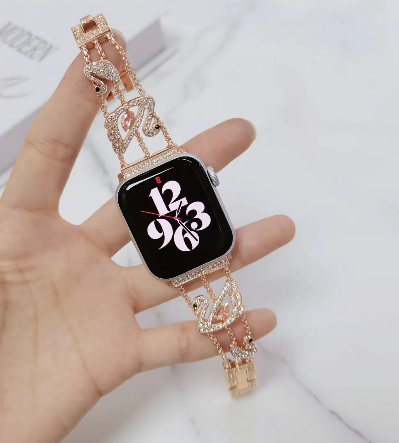 สายรัดโลหะเพชรสำหรับนาฬิกา Apple 49มม. 45มม. 44มม. 42มม. 41มม. 40มม. สแตนเลสสตีลสไตล์หงส์ iWatch ultra 9 8 7 6 5 4 SE