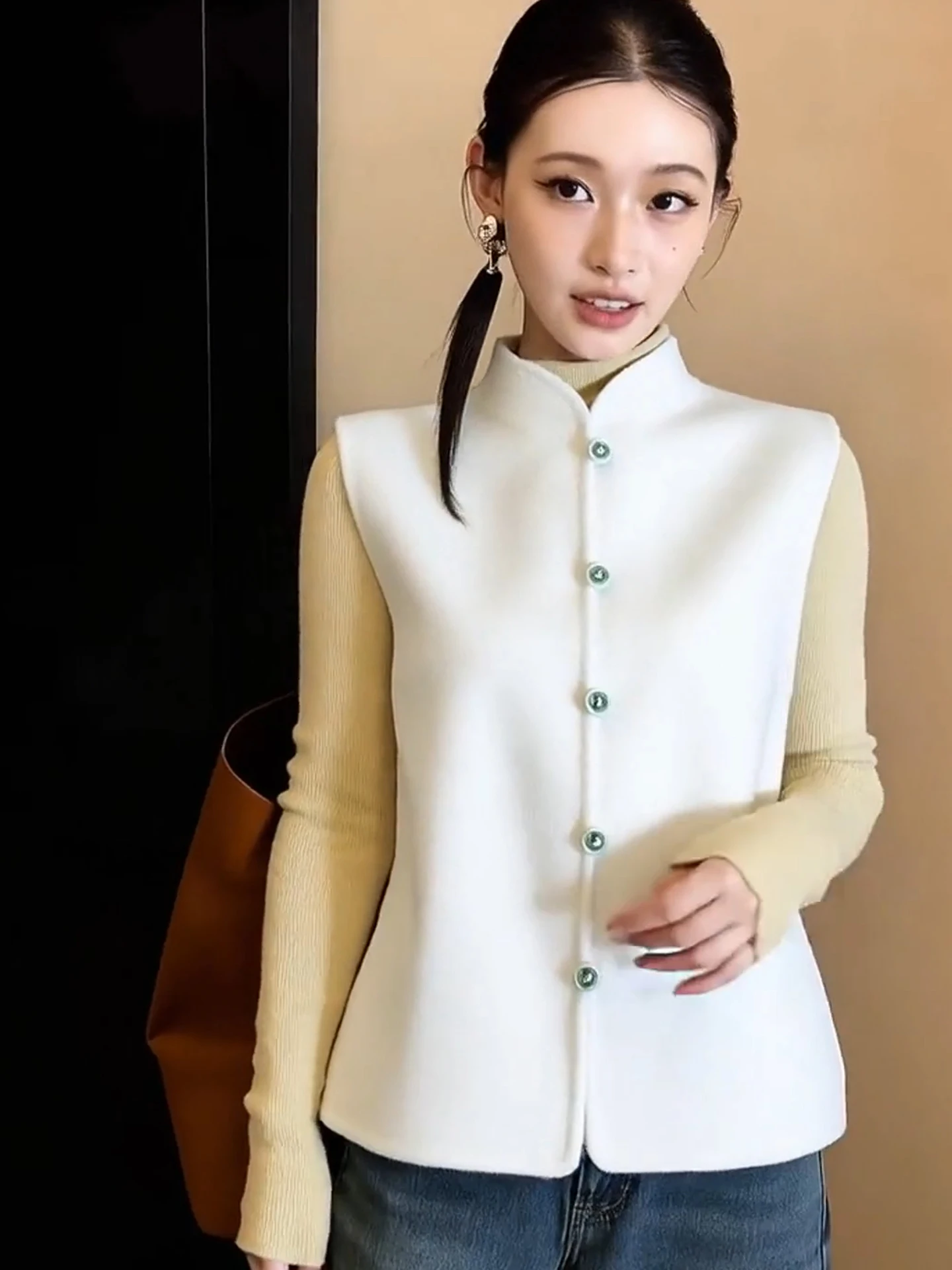 Elegant Stand Collar Sleeveless Vest Soft Traditional Chinese Style Top Ageless Fashion Spring 2026 Versatile Innerwear