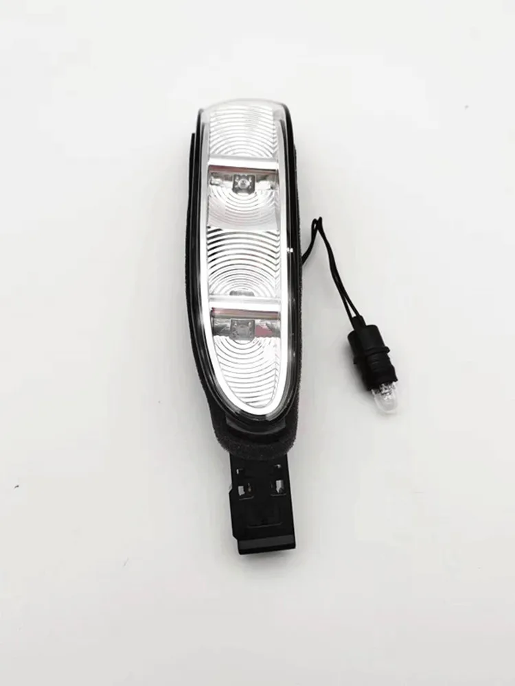 OE; A1648200521 A1648200621 For Benz Left or Right Rearview Mirror Turn Signal Lights Lamp W251 R320 R350 W164 ML300 ML350 GL350