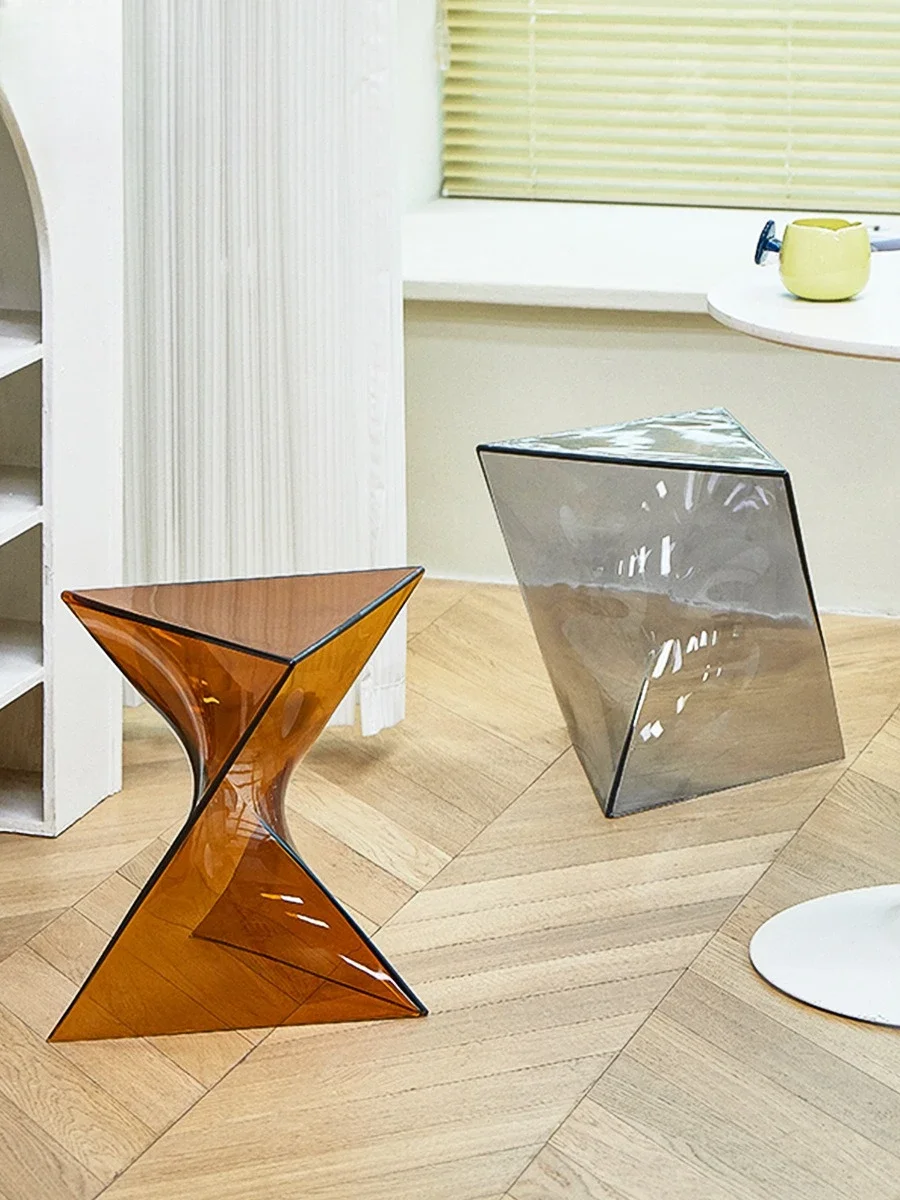 مصمم الإنترنت المشاهير أريكة جانبية صغيرة الزاوية طاولة القهوة الإبداعية طاولة السرير البلاستيكية الشفافة