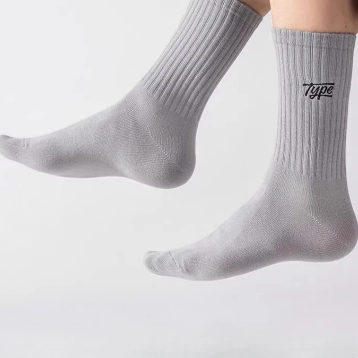 6 Paar modische Herren-Sportsocken, die bis zur Mitte der Wade reichen, mit Buchstabenmuster, hohe Socken für Frühling, Sommer und Herbst, geeignet für Sport und den täglichen Gebrauch. – Detail 6
