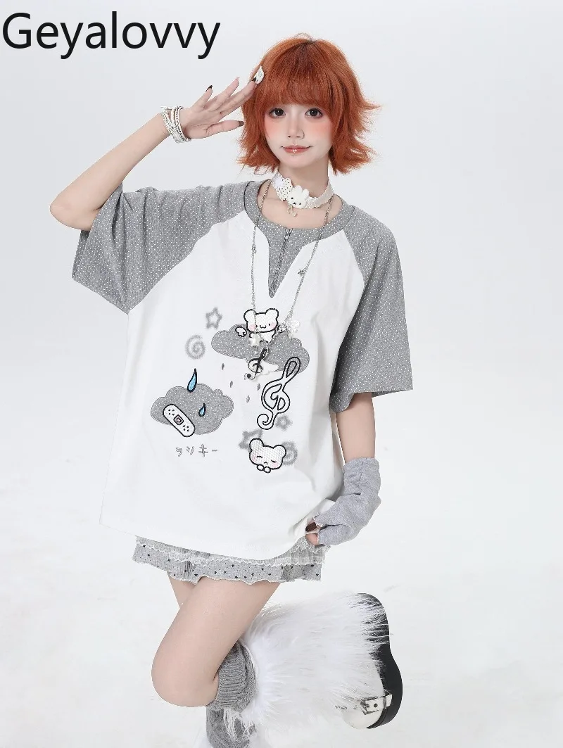 

Новая летняя футболка в стиле Sweet Cute Soft Girl: свободный крой, круглый вырез, короткий рукав, пэчворк, цветные блоки, универсальная модель.